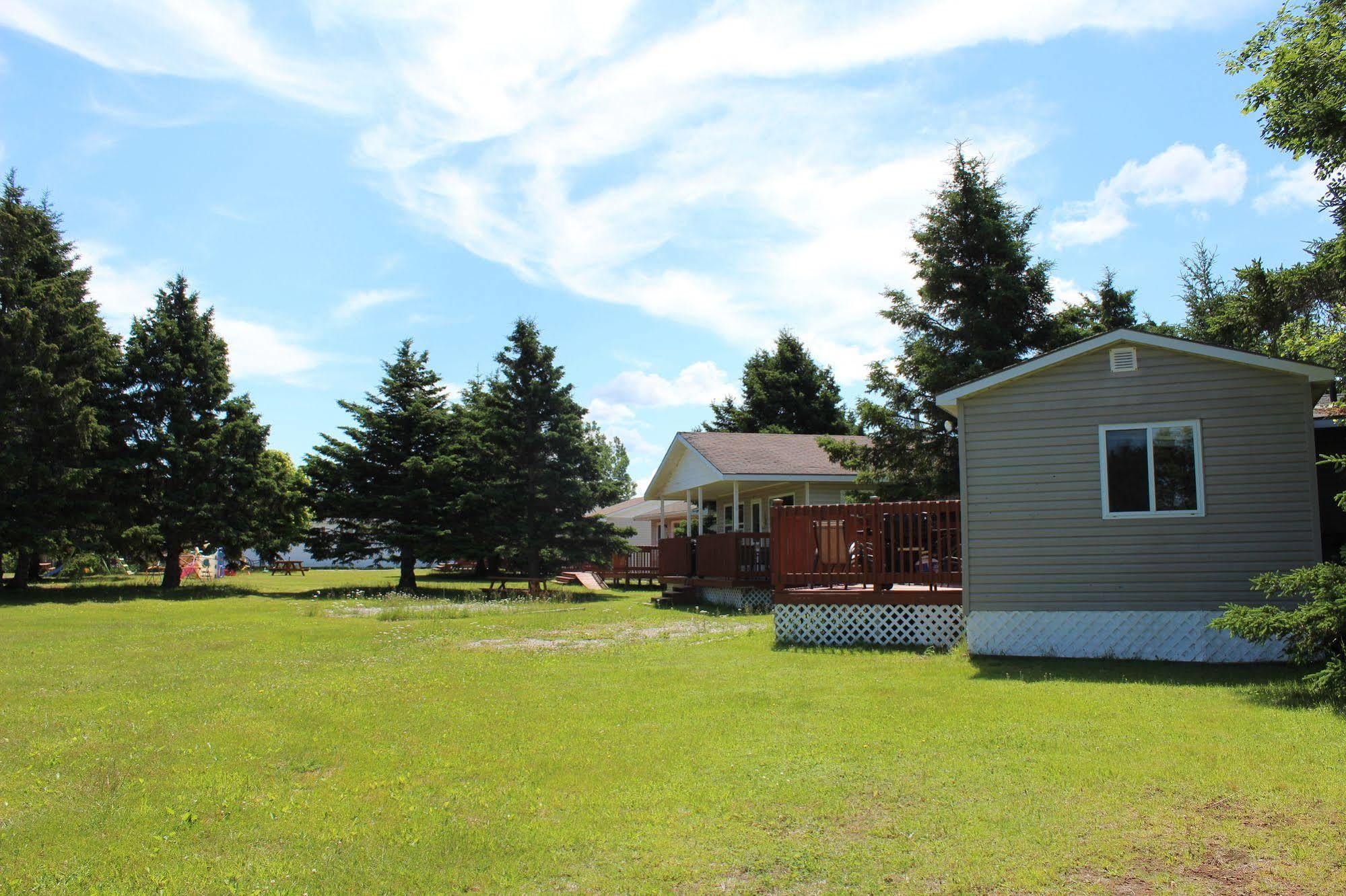 Parkside Cottages & Suites Stanhope Exterior photo